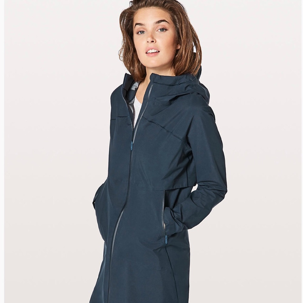 NEW WITH TAGS Lululemon Cloud Crush Rain Jacket
